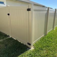 Tan-vinyl-top-quality-fence 1