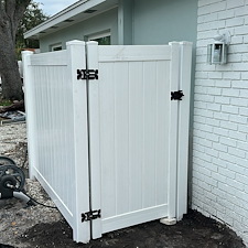 Vinyl-Fencing-Project-in-Florida-Privacy-Durability-and-Style 0